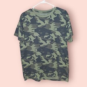 Aeropostale Men's Green and Black Camo Tee